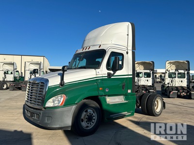2018 Freightliner Cascadia 125 4x2 S/A Day Cab Truck Tractor