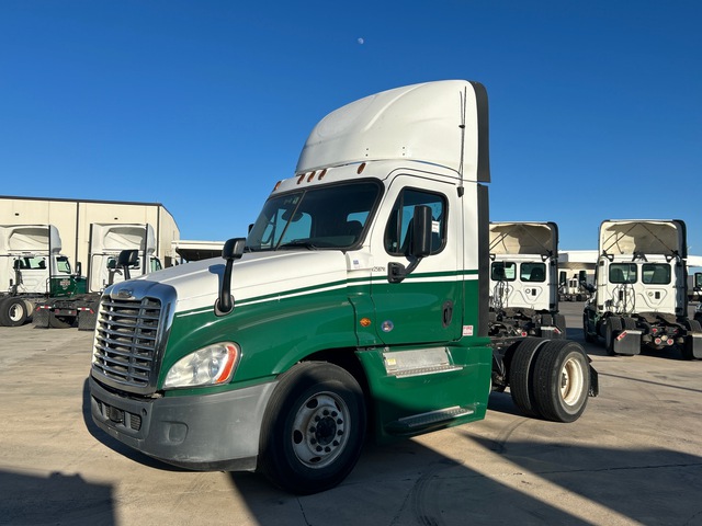 2018 Freightliner Cascadia 125 4x2 S/A Day Cab Truck Tractor