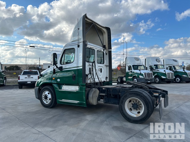 CAMIóN 2017 FREIGHTLINER