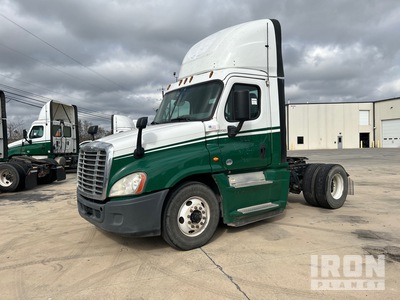 2017 Freightliner CA125 4x2 Cabeza Tractora Cabina Corta