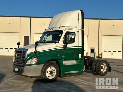 2016 Freightliner Cascadia 125 4x2 S/A Day Cab Truck Tractor