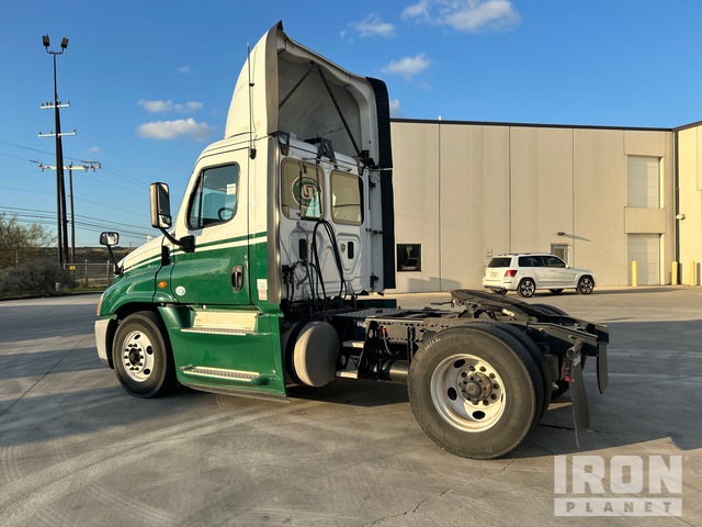 CAMIóN 2016 FREIGHTLINER