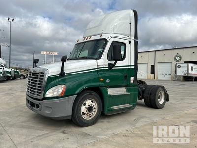 2016 Freightliner CA125 4x2 Cabeza Tractora Cabina Corta