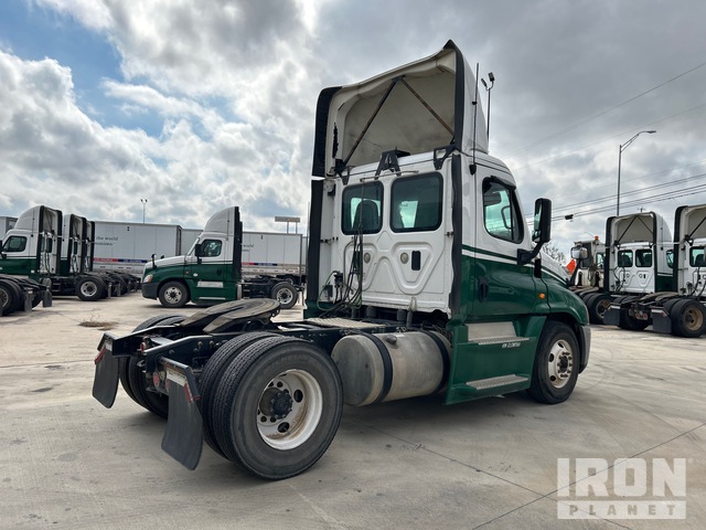 CAMIóN 2016 FREIGHTLINER