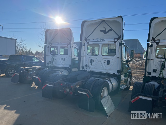CAMIóN 2017 FREIGHTLINER