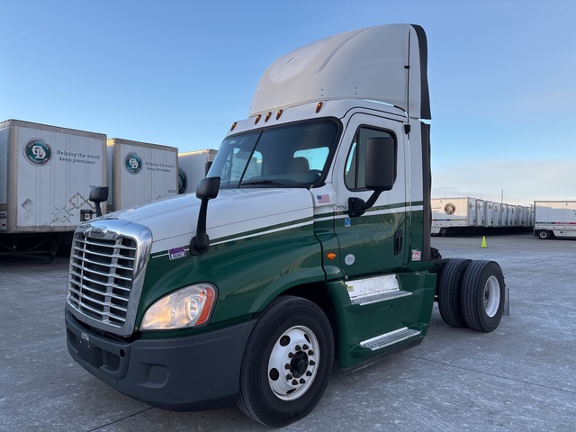 2017 Freightliner Cascadia 125 4x2 S/A Day Cab Truck Tractor