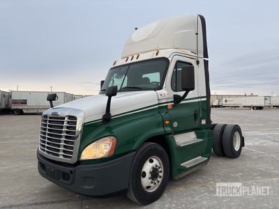 2017 Freightliner Cascadia 125 4x2 S/A Day Cab Truck Tractor
