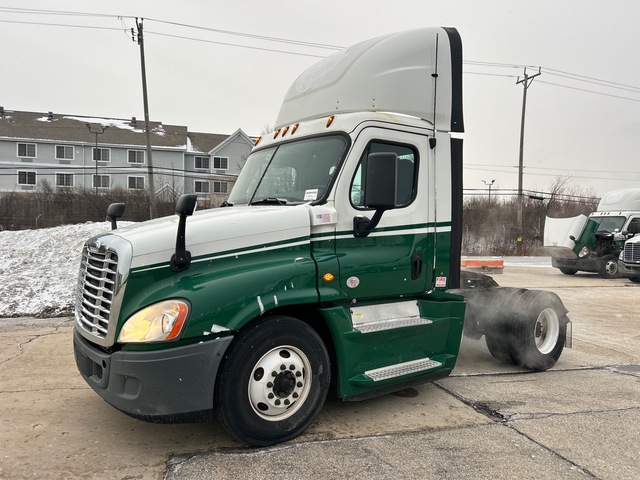 2017 Freightliner Cascadia 125 4x2 S/A Day Cab Truck Tractor