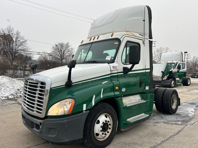 2017 Freightliner Cascadia 125 4x2 S/A Day Cab Truck Tractor
