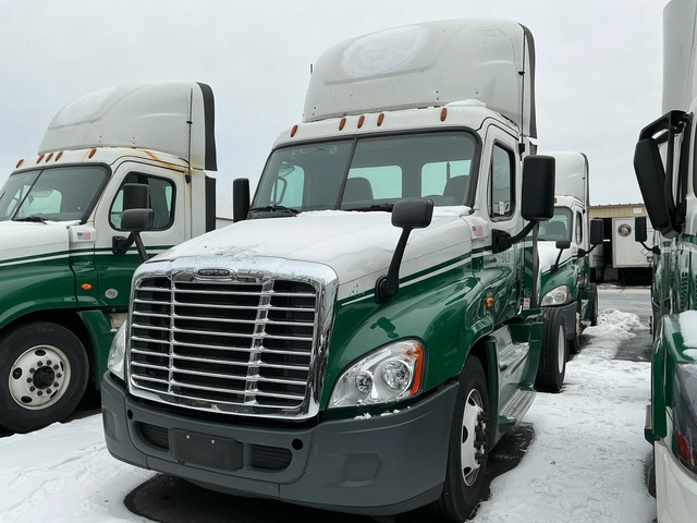 2017 Freightliner Cascadia 125 4x2 S/A Day Cab Truck Tractor