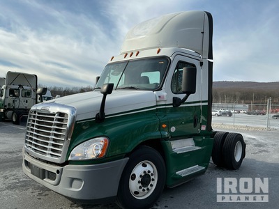 2017 Freightliner CA125 4x2 Ciągnik siodłowy z kabiną dzienną S/A