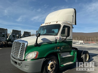 2017 Freightliner Cascadia 125 4x2 S/A Day Cab Truck Tractor