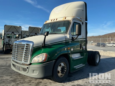 2017 Freightliner CA125 S/A Day Cab Truck Tractor