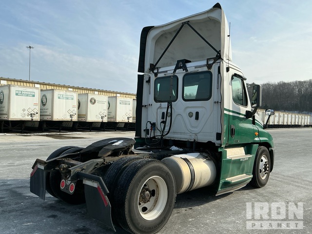 CAMIóN 2016 FREIGHTLINER