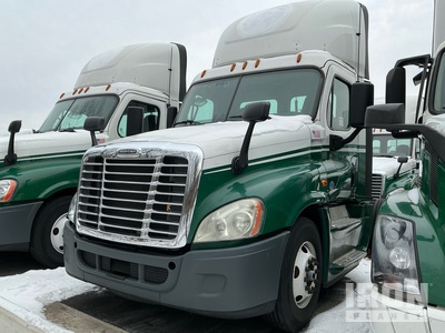 2016 Freightliner Cascadia 125 4x2 S/A Day Cab Truck Tractor