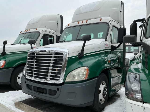 2016 Freightliner Cascadia 125 4x2 S/A Day Cab Truck Tractor