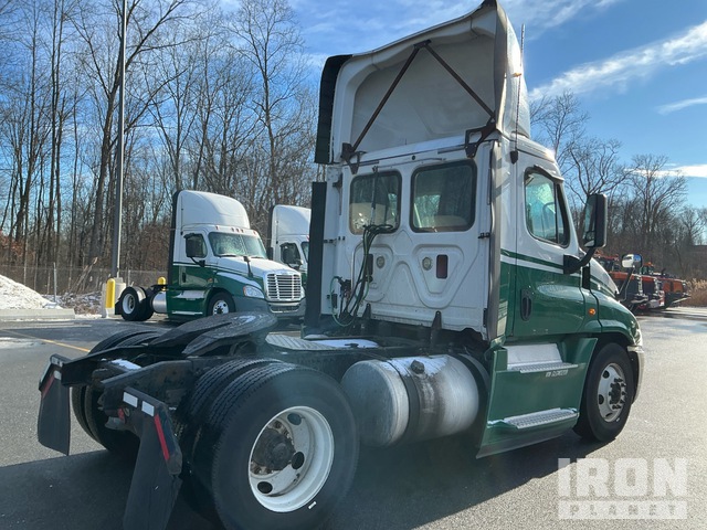 CAMIóN 2016 FREIGHTLINER