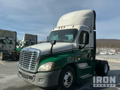 2015 Freightliner CA125 4x2 Cabeza Tractora Cabina Corta