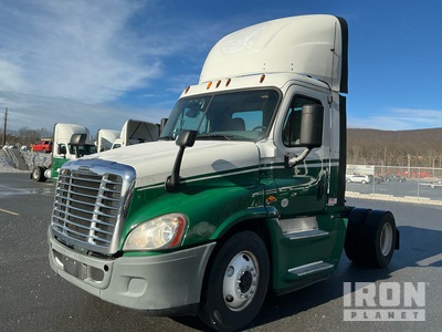 2015 Freightliner Cascadia 125 S/A Day Cab Truck Tractor