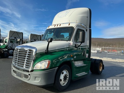 2015 Freightliner Cascadia 125 Ciągnik siodłowy z kabiną dzienną S/A