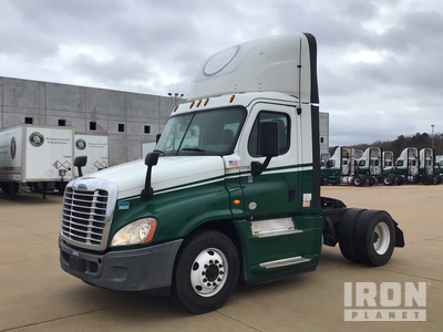 2017 Freightliner CA125DC 4x2 Cabeza Tractora Cabina Corta