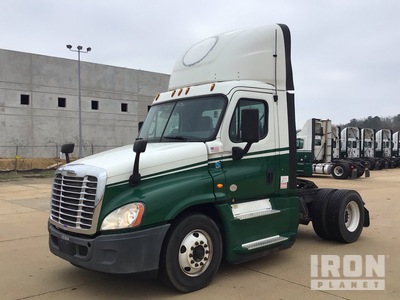 2017 Freightliner Cascadia 125 4x2 S/A Day Cab Truck Tractor