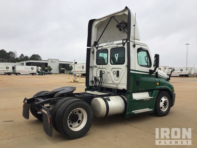 CAMIóN 2017 FREIGHTLINER