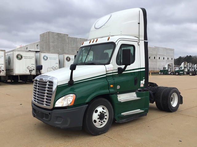 2017 Freightliner Cascadia 125 4x2 S/A Day Cab Truck Tractor