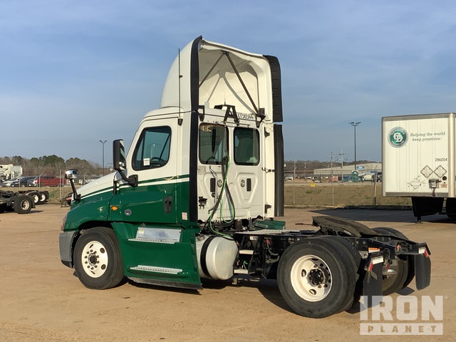 CAMIóN 2016 FREIGHTLINER