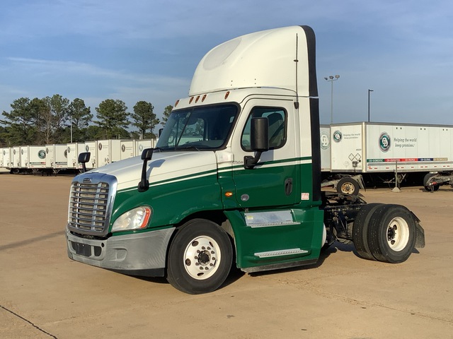 2016 Freightliner Cascadia 125 4x2 S/A Day Cab Truck Tractor