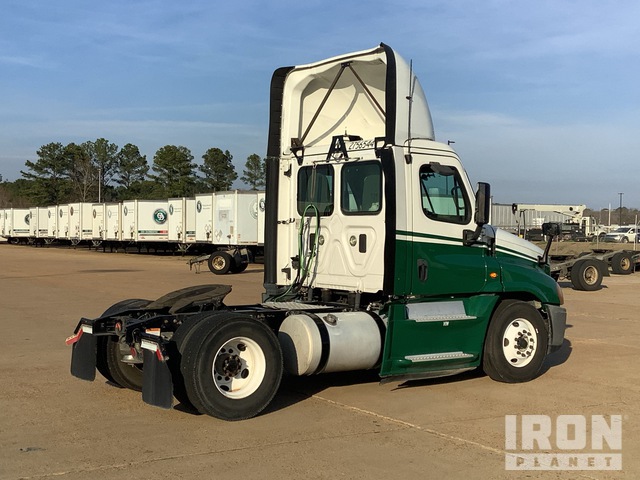 CAMIóN 2016 FREIGHTLINER