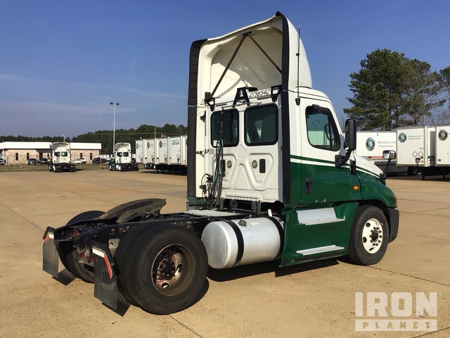 CAMIóN 2016 FREIGHTLINER