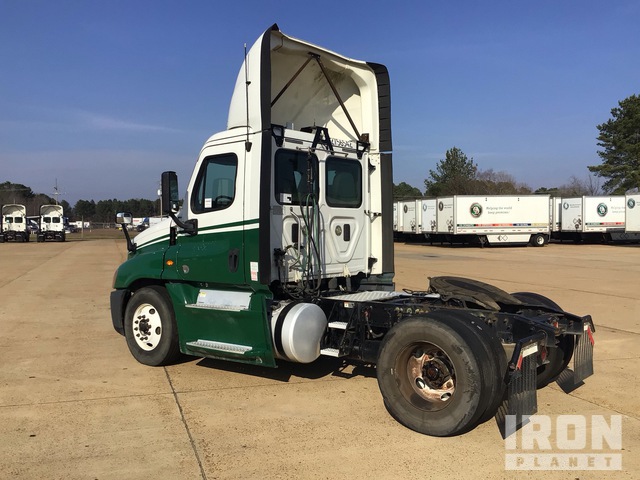 CAMIóN 2016 FREIGHTLINER