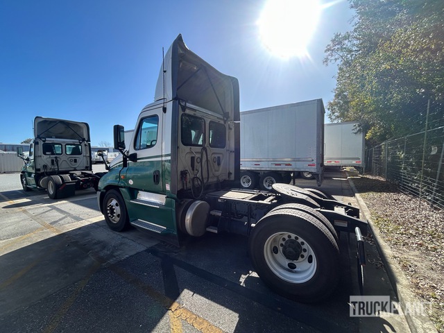 CAMIóN 2017 FREIGHTLINER