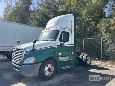 2017 Freightliner Cascadia 125 4x2 S/A Day Cab Truck Tractor