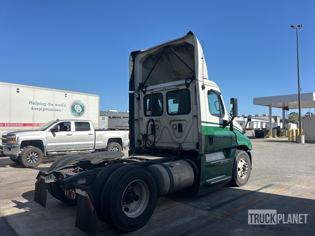 CAMIóN 2017 FREIGHTLINER