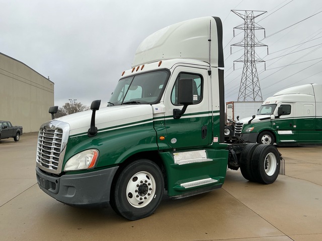 2017 Freightliner Cascadia 125 4x2 T/A Day Cab Truck Tractor