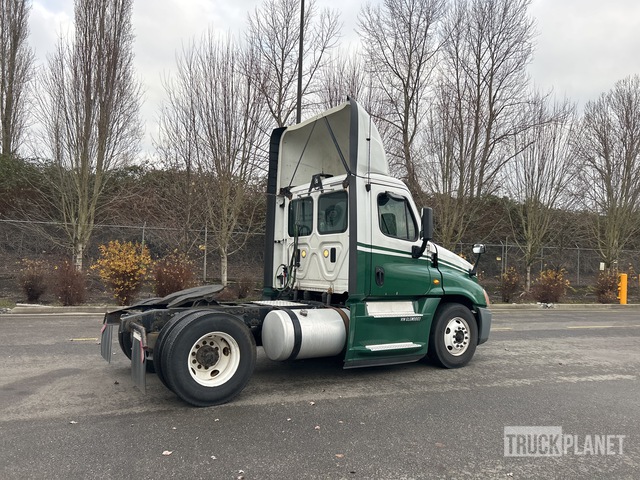 CAMIóN 2016 FREIGHTLINER