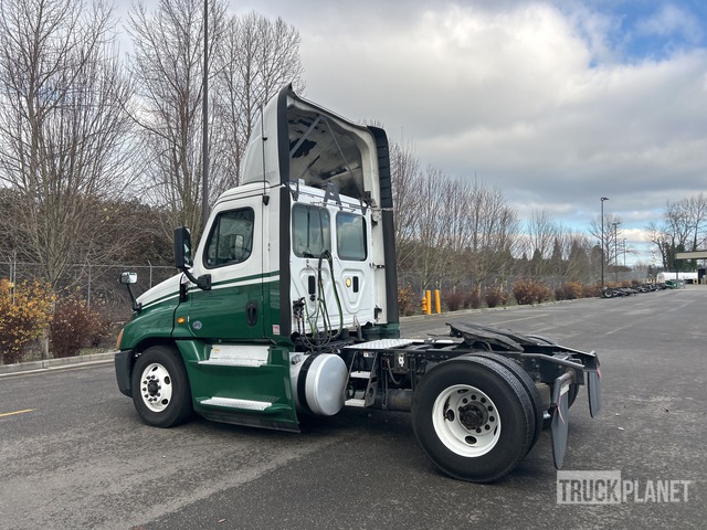 CAMIóN 2016 FREIGHTLINER
