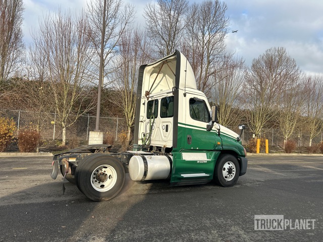 CAMIóN 2016 FREIGHTLINER