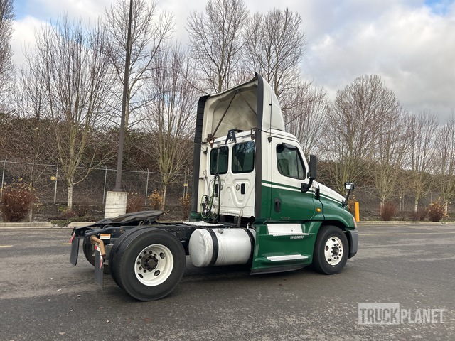 CAMIóN 2016 FREIGHTLINER