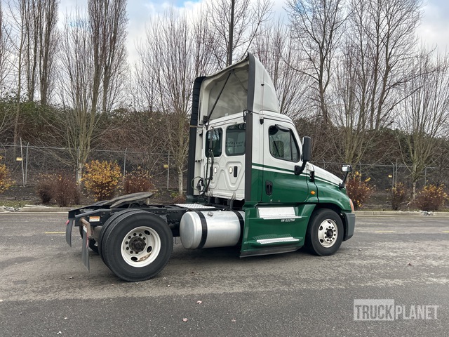 CAMIóN 2016 FREIGHTLINER