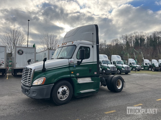 CAMIóN 2016 FREIGHTLINER