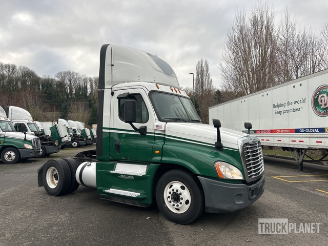 CAMIóN 2016 FREIGHTLINER