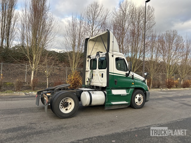 CAMIóN 2016 FREIGHTLINER