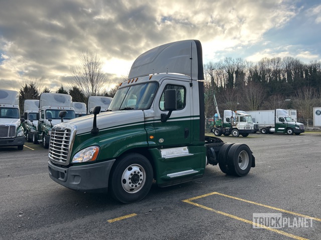 CAMIóN 2016 FREIGHTLINER