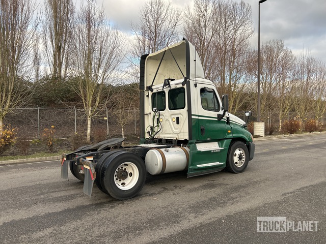 CAMIóN 2016 FREIGHTLINER