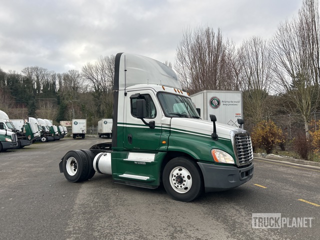 CAMIóN 2016 FREIGHTLINER