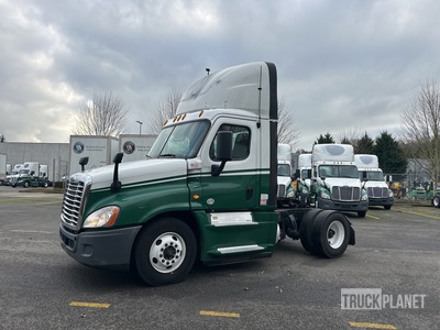 2016 Freightliner Cascadia 125 4x2 S/A Day Cab Truck Tractor