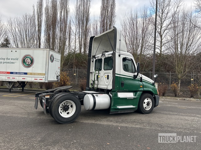 CAMIóN 2016 FREIGHTLINER